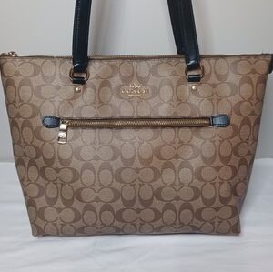 Coach Signature Leather Shoulder Bag